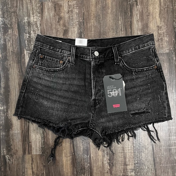 Levi’s 501 Mid-rise Shorts - Picture 1 of 6